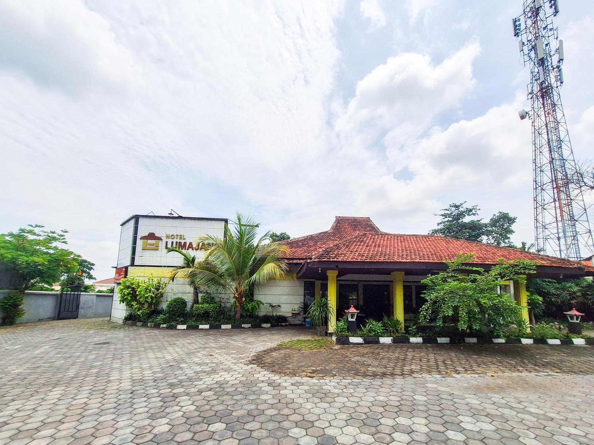 Reddoorz Near Stadion Semeru Lumajang Jawa Timur Zewnętrze zdjęcie