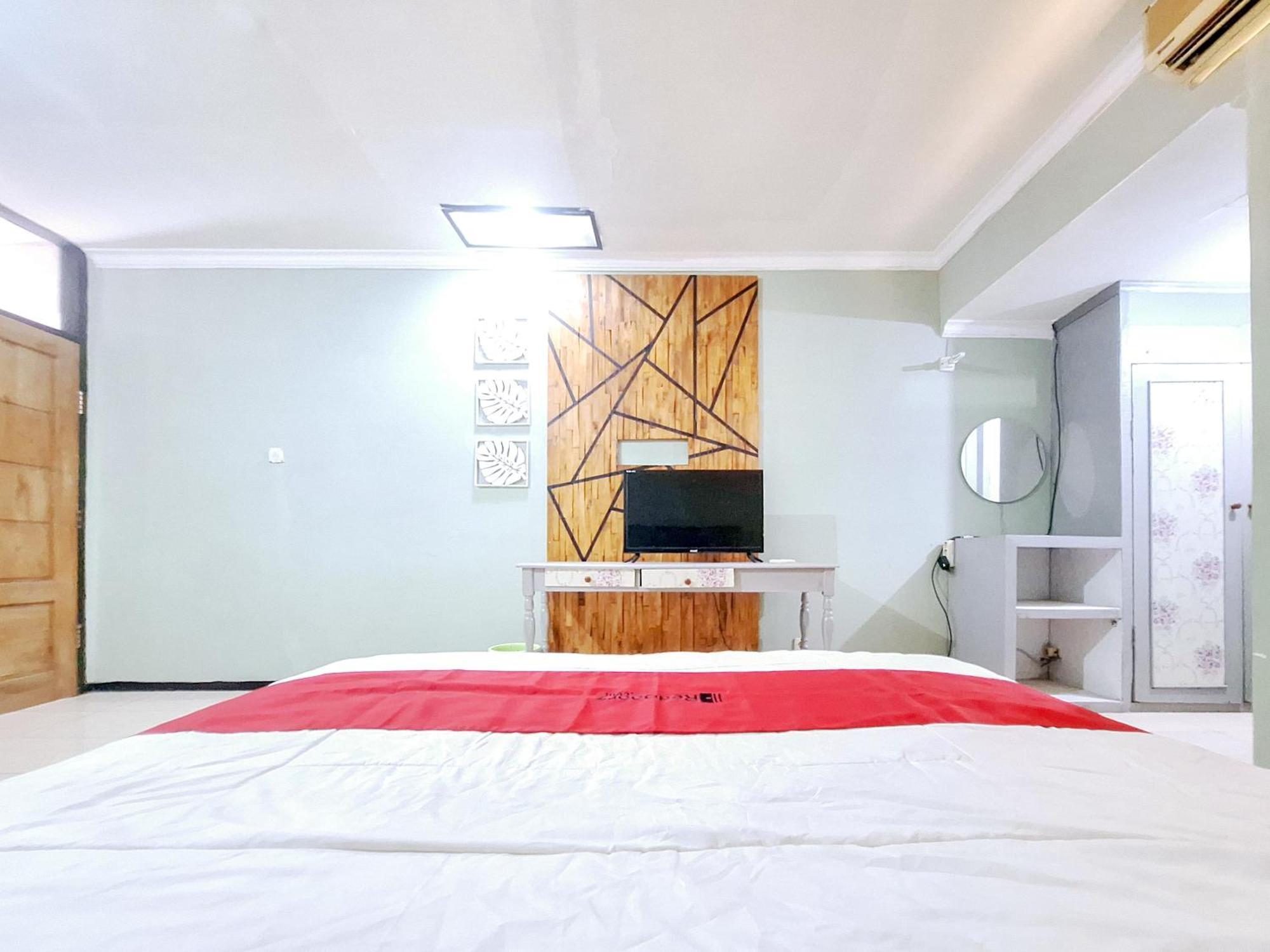 Reddoorz Near Stadion Semeru Lumajang Jawa Timur Zewnętrze zdjęcie