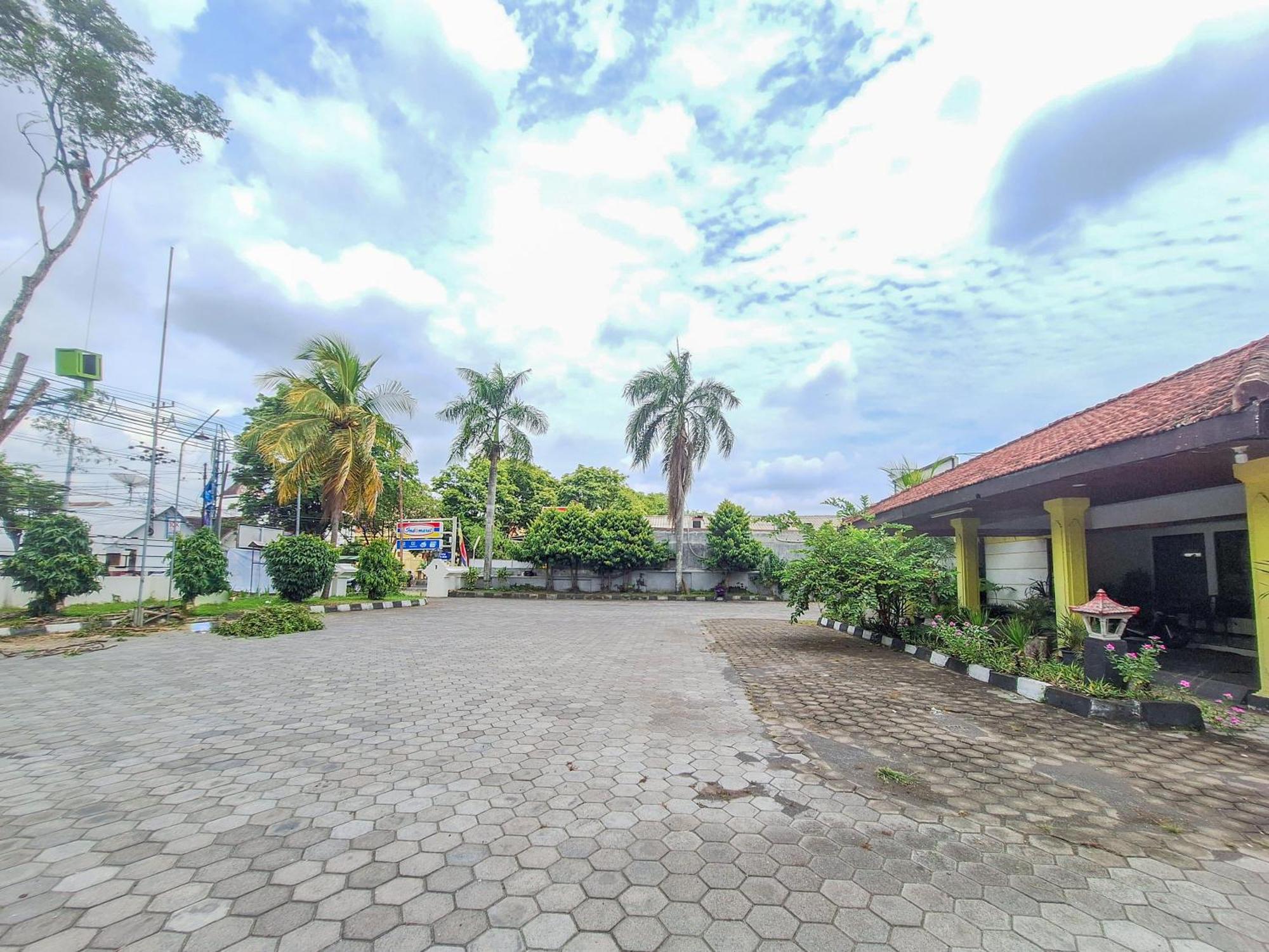 Reddoorz Near Stadion Semeru Lumajang Jawa Timur Zewnętrze zdjęcie